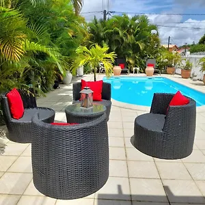 coquet-f2-climatise-avec-piscine-au-lamentin.comcaribbean.com/